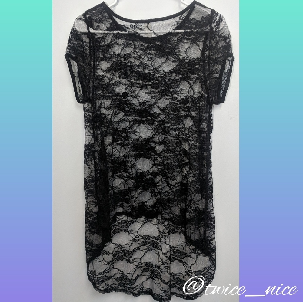 Et' Lois Lace Blouse With a Hi-Low Hem Size Sm